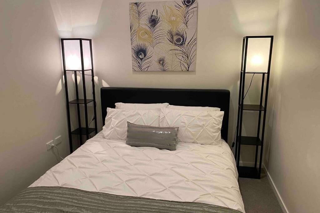 Luxe 2Br Executive Apartment Kingston Pool Parking Wifi Bbq Wine Exterior foto